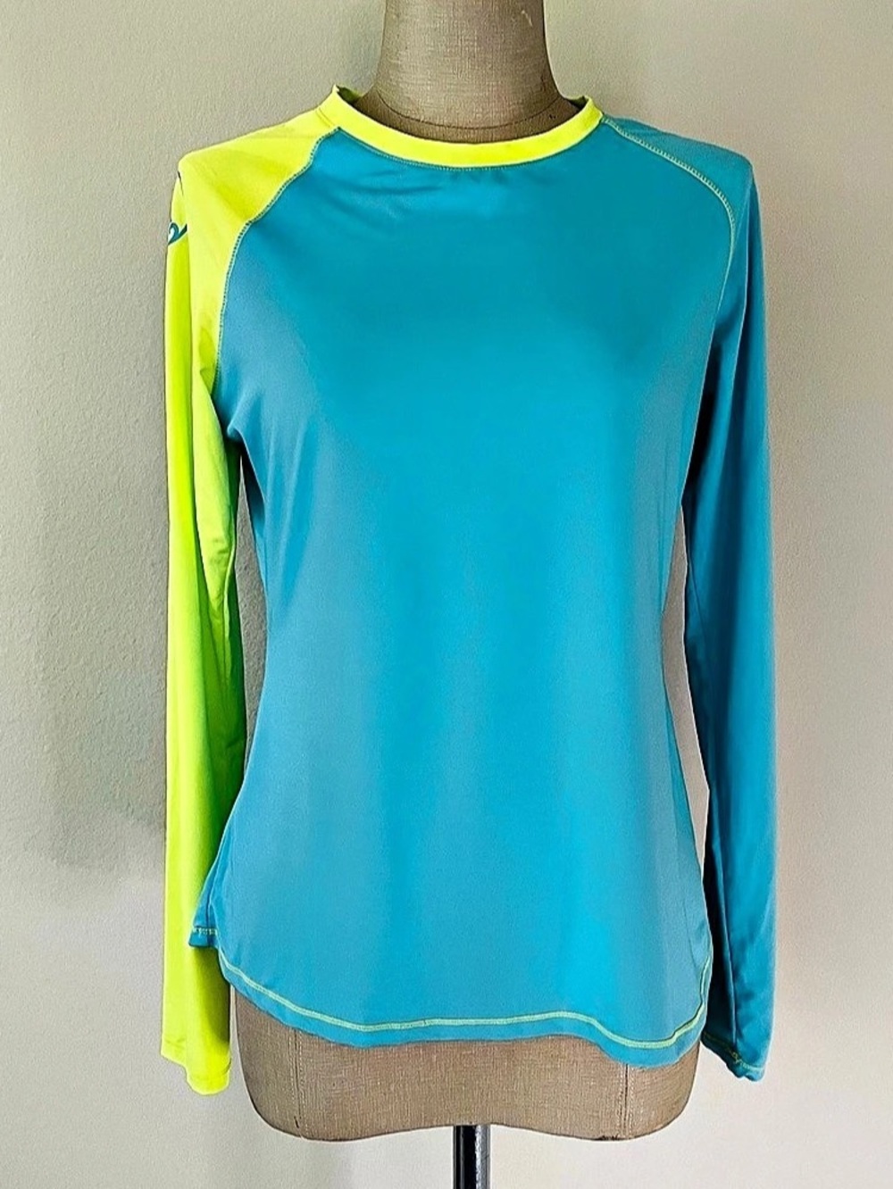 Reel Legends Keep-It-Cool Long Sleeve Top Blue & Yellow Size Large Like New